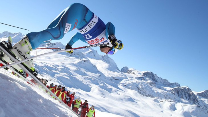 mb-161201-kjetil-jansrud-head Kjetil Jansud stürzt sich mit dem Worldcup Rebels von Head gen Tal.