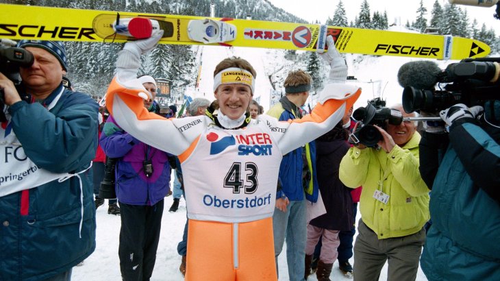 mb-161223-imago16674836h Kein deutscher Springer war je so erfolgreich wie der „Floh vom Fichtelberg“. Jens Weißflog gewann die Tournee gleich viermal, holte dreimal olympsiches Gold (zweimal im Team) und wurde dreimal Weltmeister.