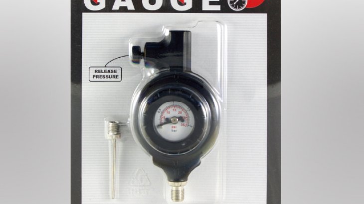 A ball pump and a pressure gauge can be used together or individually.