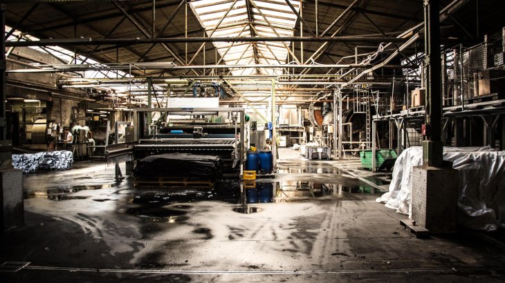 Wichtiger Hanwag Partner ist die Lederfabrik Heinen aus Wegberg in der Nähe von Düsseldorf. Dort wird seit über 100 Jahren zertifiziertes Leder unter höchsten europäischen Nachhaltigkeitsstandards gegerbt.