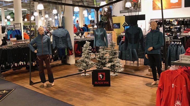mb-170126-Baechli Auch Bächli-Bergsport verkauft die neue Kollektion von BLACKYAK. Bächli betreibt Filialen in zehn Schweizer Städten.