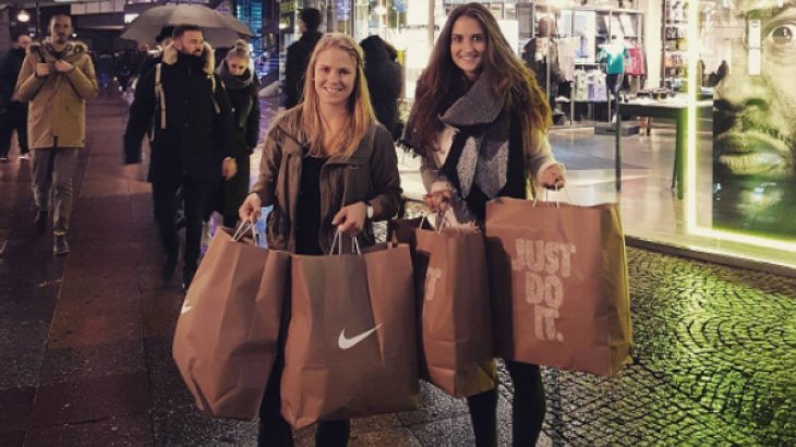 mb-170201-daebritz-nike-1 Däbritz (rechts) wird im Gegensatz zu Leupolz nicht von Adidas, sondern Konkurrent Nike gesponsert.