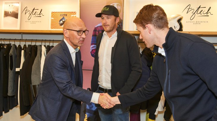 mb-170205-ISPO_Munich_2017_jf_0418 Messechef Klaus Dittrich und Bode Miller auf dem Stand von Aztech Mountain