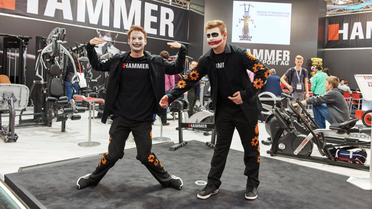 mb-170205-ISPO_Munich_2017_jf_0363 Action am Stand von Hammer Sports Dank Patrick Ulman und Zdenek Kremlacek.
