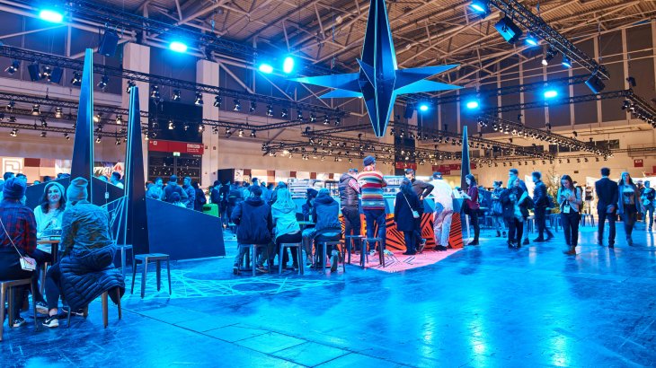 mb-170206-ISPO_Munich_2017_jf_0801 Zu den Beats des DJs aus dem Harry Klein füllt sich die Tanzfläche.