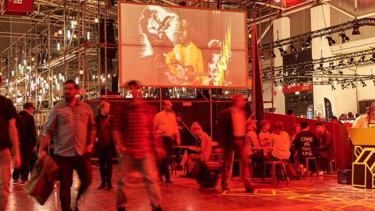 mb-170206-ISPO_Munich_2017_jf_0797 Klar: Die riesige Video-Wand gehört zum Entertainment dazu.