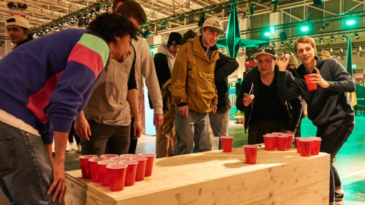 mb-170206-ISPO_Munich_2017_jf_0795 Beer Pong – ein Party-Klassiker, der auch in der Halle B6 nicht fehlen darf.
