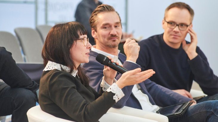 mb-170207-ISPO_Munich_2017_jf_1672 Katja Krämer (l.) hakt nach.