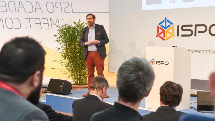 mb-170207-ISPO_Munich_2017_jf_1652 Sascha Liebhardt führt durch den Elevator Pitch der digitalen Newcomer.
