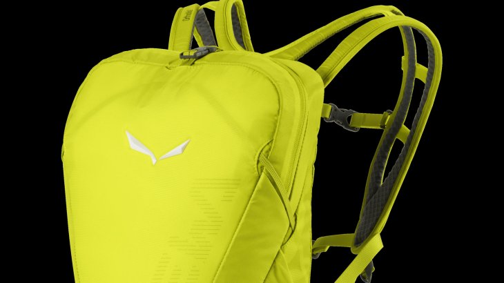 mb-170202-IA17_149-Salewa-1 Der ULTRATRAIN 18 BP von SALEWA ist GOLD WINNER beim ISPO AWARD 2017. Dieser Rucksack passt wie eine Trail-Laufweste und hat dennoch Platz wie ein Hiking-Rucksack.