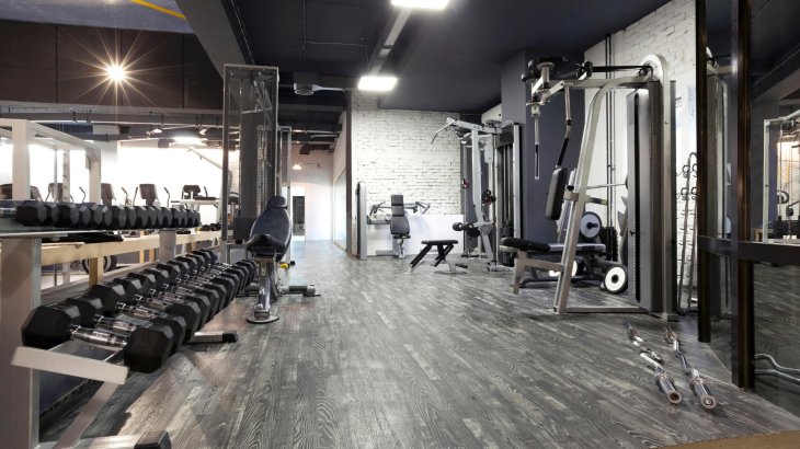 mb-170427-iStock-492061477 Auch wer ein klassisches Fitnessstudio besucht, kann effektiv und zeitgemäß trainieren.