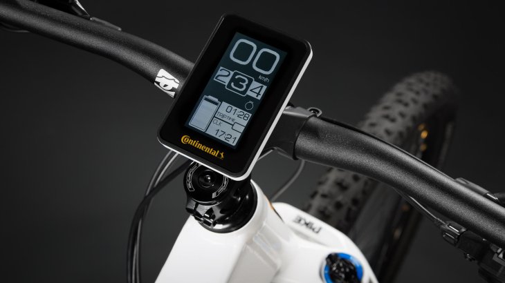 mb-170523-Conti_eBike_2016_1090 Das Display zeigt unter anderem Geschwindigkeit, zurückgelegte Distanz und den Akkustand der Batterie an.