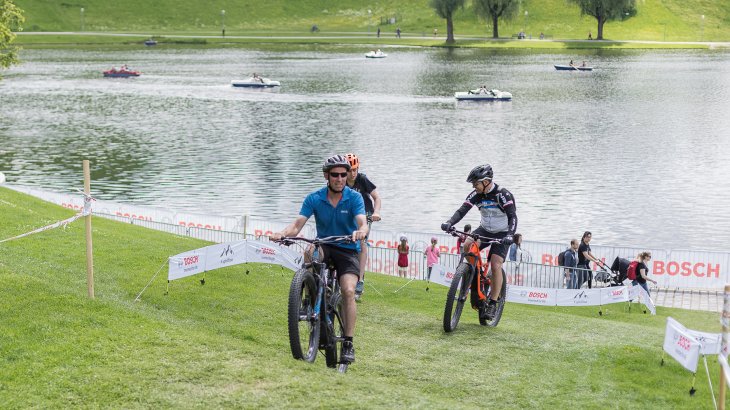 mb-170523-Ebikedays_2017_06 Eines der Highlights: E-MTB-Fahrtechnikkurse von Trial-Profi und Vize-Weltmeister Stefan Schlie.