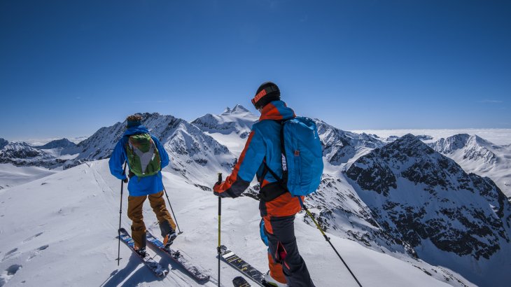 mb-170613-FotoCredit-ABSLawinenairbag_Fotograf_AndreasVigl_Rider_MatthiasHaunholder_MatthiasMayr21 But the shining star of the outdoor-industry is the winter sports sector. Freeskiing, boarding or ice-climbing: for half a year these sports dominate the whole outdoor business and deliver figures.
