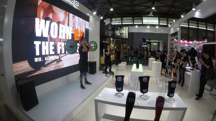 mb-170706-1_9 How to do a front squat properly? Fitness equipment company Rehband did a little teaching session.