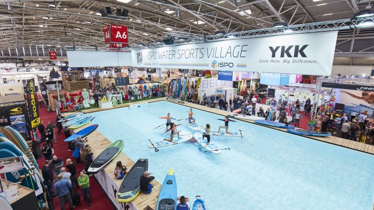 mb-en-water-sports-4 SUP is not only about racing and long-distance touring. Artistic paddling also took place at the ISPO Water Sports Village.