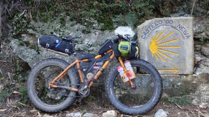 mb-170802-141014-fc-0050-ls-dsc09604_web Ein spannender Trend ist Bike-Packing: Reisen mit reduziertem Gepäck, das ohne Trägersysteme direkt am Rad befestigt wird.