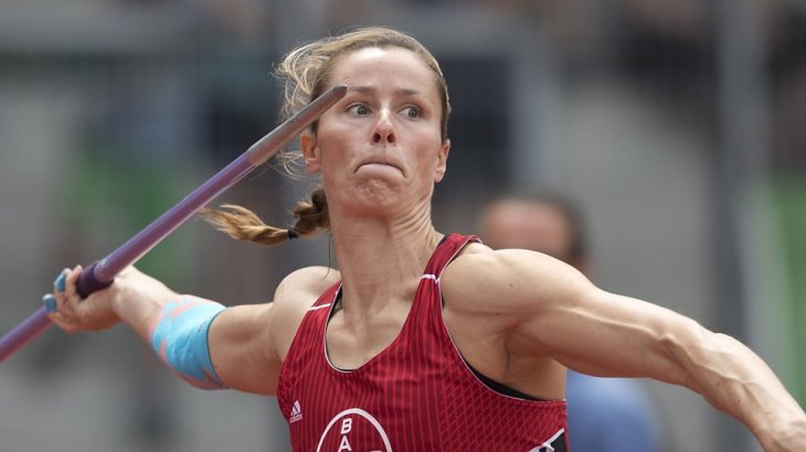 mb-170804-B6 Katharina Molitor trainiert in bester Speerwurf-Tradition in Leverkusen und hat deshalb den Pharma- und Chemie-Riesen Bayer im Rücken. Ansonsten sind die NRW-Sportförderung und Adidas Partner der Weltmeisterin von 2015.