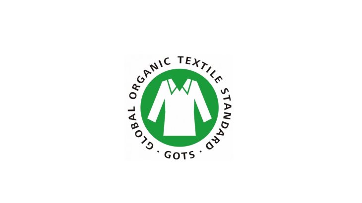 mb-170808-s5 Der Global Organic Textile Standard (GOTS) gilt als weltweit führender Standard für die Verarbeitung von Textilien aus biologisch erzeugten Naturfasern. Er berücksichtigt bei der Ökologie-Prüfung alle Schritte von den Ausgangsfasern bis zum Endprodukt. Auch die Lieferkette wird überprüft, nicht jedoch die Löhne der Angestellten.