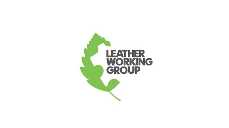 mb-170808-s1 Die Leather Working Group fordert erhöhte Standards bei der Lederverarbeitung ein. Potenziell kritische Substanzen sollten nicht verwendet, der Wasser- und Energieverbrauch gesenkt werden. Auch die Arbeitssicherheit wird regelmäßig kontrolliert. Bei Nichteinhaltung gibt es aber keine Konsequenzen.