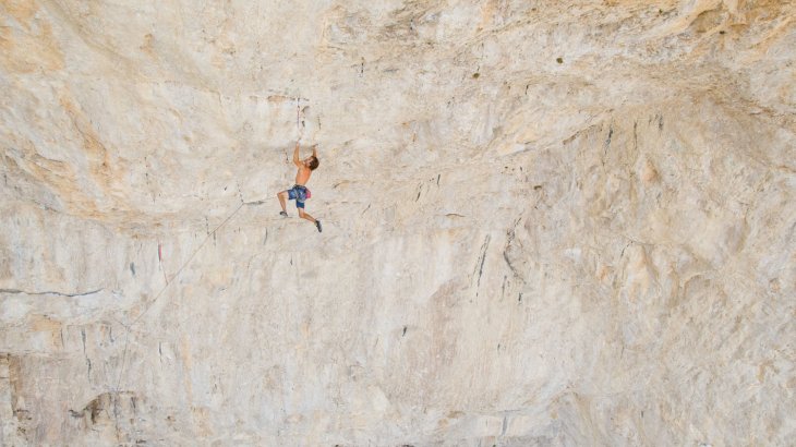 Chris Sharma is the first climber of several routes in the confirmed grade 9b.