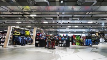 Ein Sportgeschäft, das hinsichtlich Design neue Maßstäbe in Deutschland setzt: Sport Förg in Friedberg bei Augsburg. 