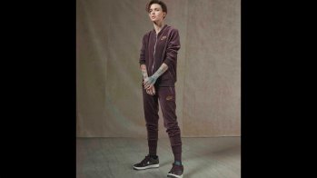 Der Nike Air Force 1 datiert in das Jahr 1982 zurück. Im Bild ein aktuelles Modell an Ruby Rose, Schauspielerin, Model und DJane.