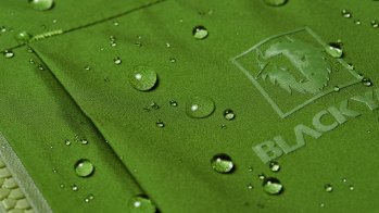 Maximaler Wetterschutz, höchste Verarbeitungsqualität und dezentes Styling zeichnen die BLACKYAK Produkte aus