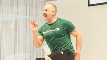 Der Schweizer Fitnesstrainer Pierre Ammann bringt die Teilnehmer im Health & Fitness Forum ins Schwitzen.