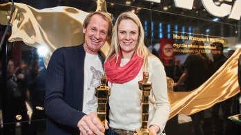 Awarded the "Proud People Award 2018": Nicole Hosp and Markus Wasmeier celebrate their long-standing partnership with Uvex.