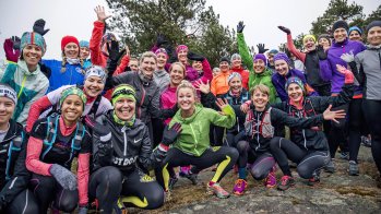 Trend 6, Running Communities für mehr Spaß am Laufen: Ob Studierende, junge Manager oder sportliche Mütter, gerade in Großstädten wird Running auch immer mehr zum Gemeinschaftserlebnis. In selbstorganisierten Laufgruppen oder professionell aufgestellten Running Communities drehen immer mehr Läufer zusammen ihre Runden. So auch die „Forest Femmes“ von Icebug, wo sich Frauen zum gemeinschaftlichen Trail Running treffen. 