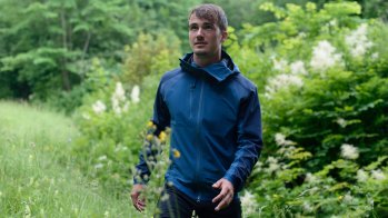 Die Modicana Jacke von Blackyak ist ein absolutes Funktionspaket, ideal für lange Trekkingtouren im Gelände. The Blackyak Modicana jacket is a real all-rounder – ideal for long trips in trekking terrain. 
