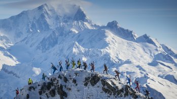 Across the mountains on the Pierra Menta, the biggest ski touring race in France. The ordeal lasts four days, over 10,000 metres in altitude.