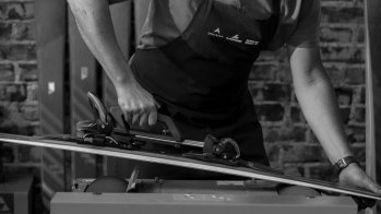 Multifunctional: The SkiClicker is also extremely practical when waxing skis or grinding edges.