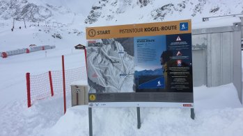 Dazu wird die Route von Schautafeln flankiert, die dem Tourengeher wichtiges Basiswissen en passant vermittelt. 