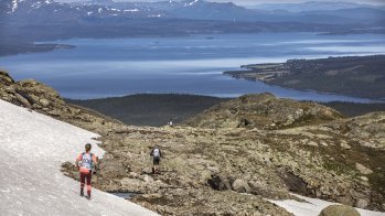 The participants have only a limited view for the wonderful panorama at the Areskutan.