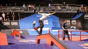 More than 80 female and male skateboarders will show their tricks and moves in the disciplines Park and Street in Tokyo in 2020.
