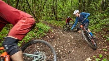 Schön wendig auf kurvigen Trails