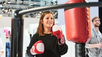 Boxen im Simulator in der Halle B1 auf der ISPO Munich 2020