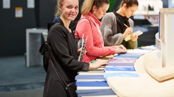 Innovative Textilien in der Texttrends Area auf der ISPO Munich 2020