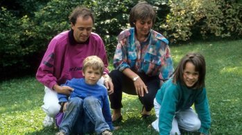 Felix Neureuther (bottom left) was born in Munich on 26 March 1984. As the son of prominent parents: father Christian and mother Rosi Mittermaier were once successful ski alpine stars themselves.
