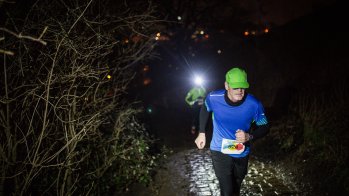 ..., doch zur Königsdisziplin, dem Lauf über 10 km, waren die Teilnehmer im Dunkeln unterwegs.