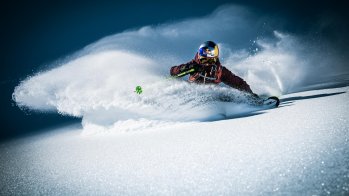 Nadine Wallner im Tiefschnee.