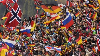 Fans jubeln in Ruhpolding