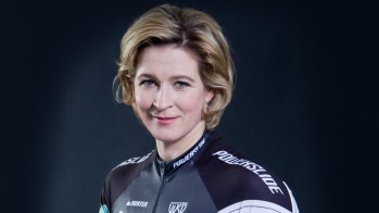 Claudia Pechstein präsentiert den neuen Rockwell Helm