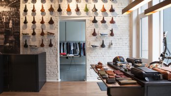 Brooks England: Eröffnung im Juli 2016 in Oslo, Norwegen. Der Shop eröffnete anlässlich des 150. Geburtstags der Sattelmarke und wird in Kollaboration mit Dapper geführt, einem bekannten Fahrrad- und Fashion-Store für Männer.