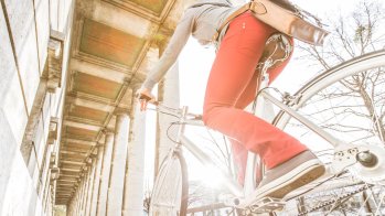 Funktional und stylisch: Die Crossover Pants von BREDDY'S.