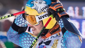 Giant slalom helmet: Uvex Race 3 Carbon, 1000 Euro.