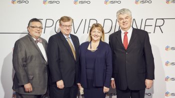 Larry Weindruch (NSSRA President & NSGA Director), Matthew D. Carlson (President & CEO NSGA), Mary Jean Labbe und David Labbe (Chairman of the Board NSGA)