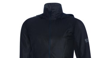 Die ONE MYTHOS LADY GTX SHAKEDRY Running Jacket von GORE RUNNING WEAR ist GOLD WINNER beim ISPO AWARD 2017. Gefertigt aus dem leichtesten, atmungsaktivsten und bestkomprimierbaren GORE-TEX.